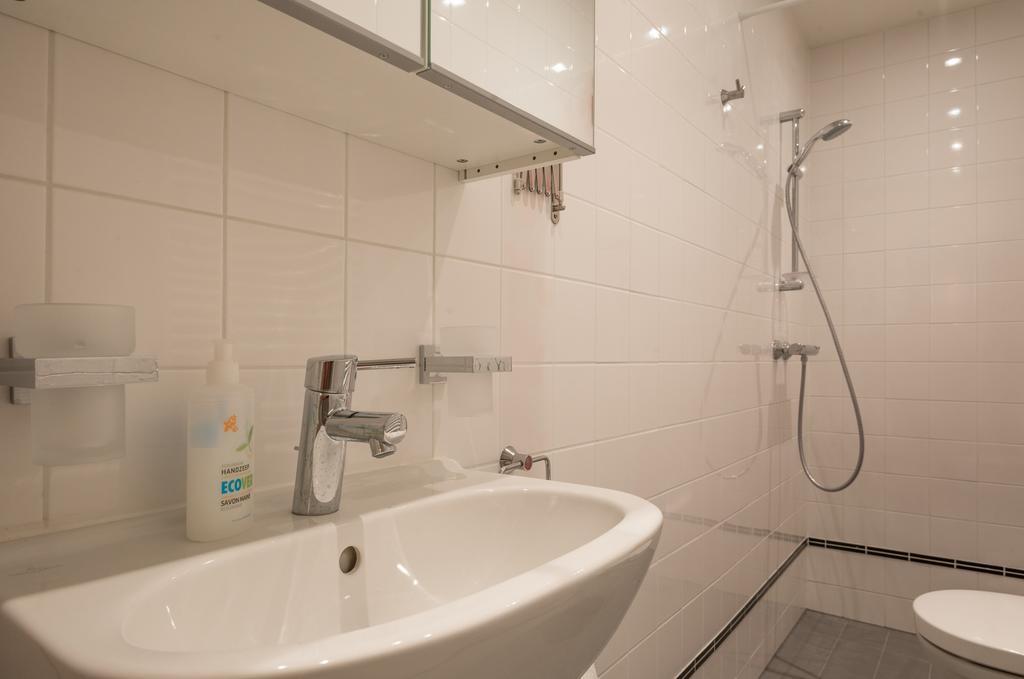 Canal View Amsterdam Apartment Esterno foto